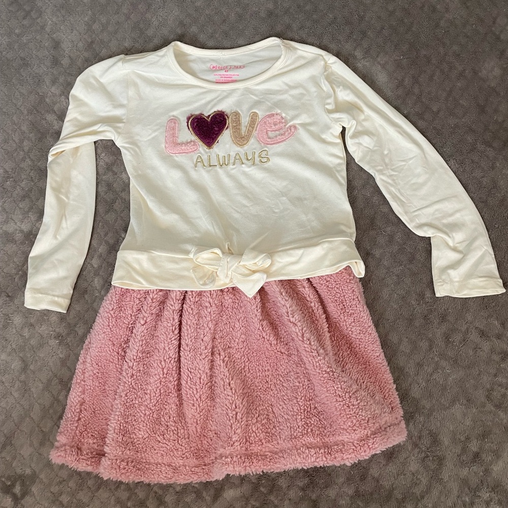 NWOT Fuzzy Skirt and Long Sleeve LOVE Shirt Outfit - Girl
